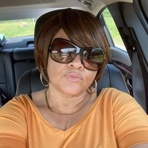 Meet your Posher, Sandra